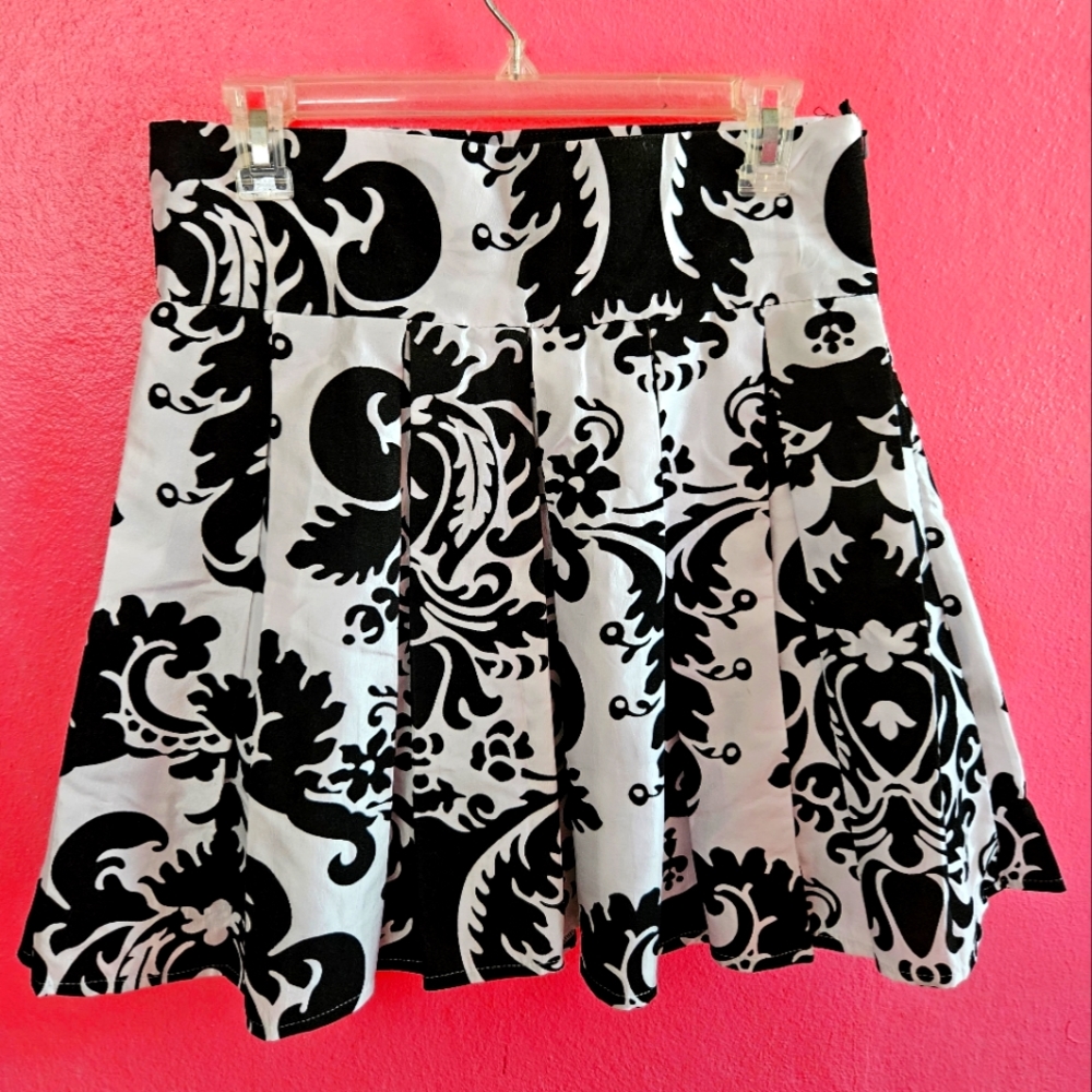 Studded printed skirt